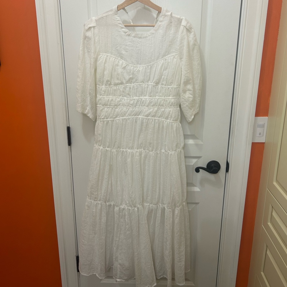NWT Moon River Elegant Ivory Women's Dress